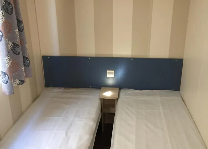Violette Mobil Capacite 4 Personnes Climatise Kamp alanı Vic-la-Gardiole